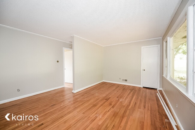 Building Photo - 1703 Morninghill Drive