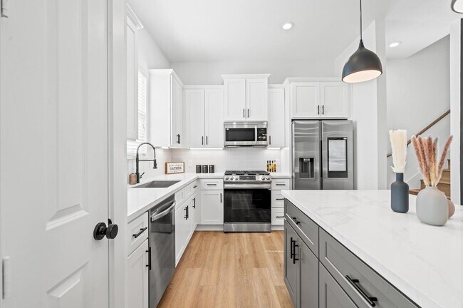 Building Photo - 1307 Oak Tree Dr