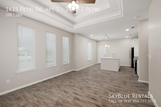 Building Photo - 1415 Petri Dr