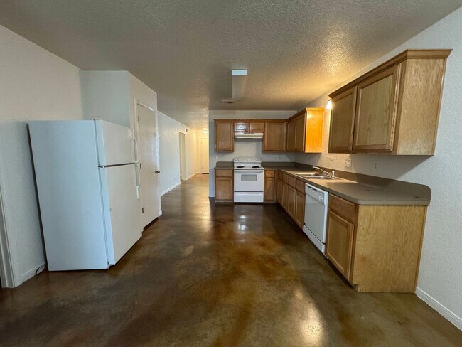 Building Photo - 107 Kings Ct