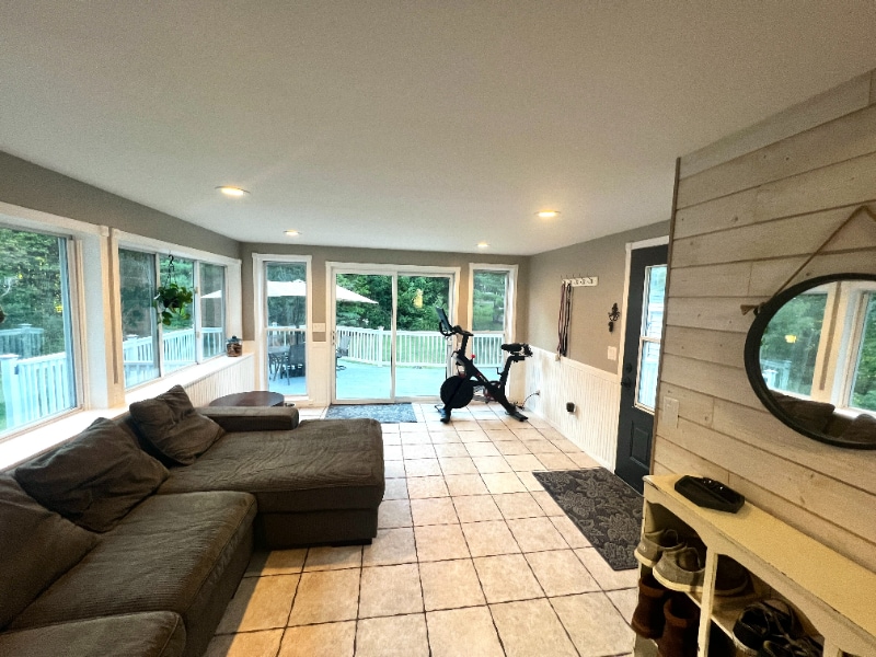 Building Photo - 252 Windsor St