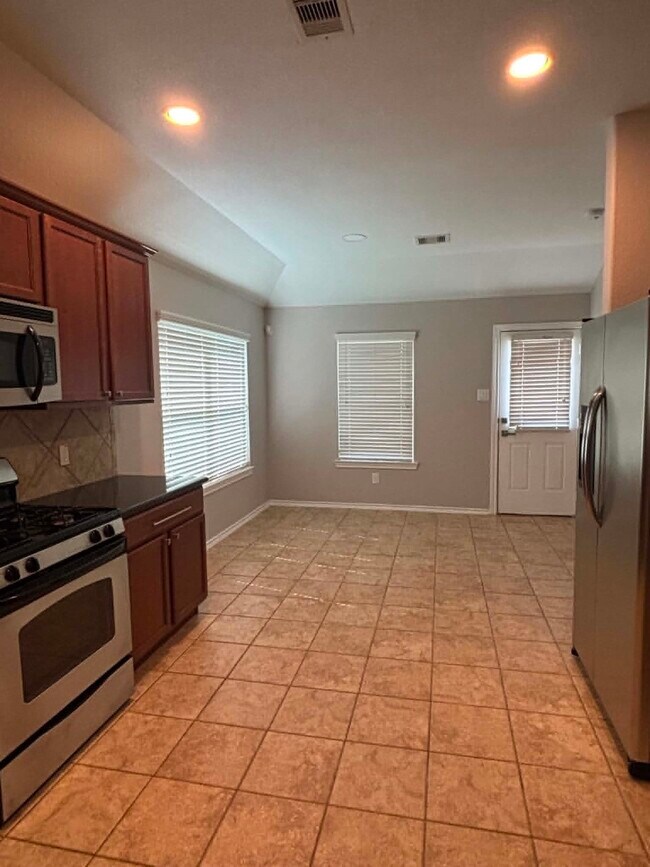 Building Photo - 1707 Hickory Burl Ln