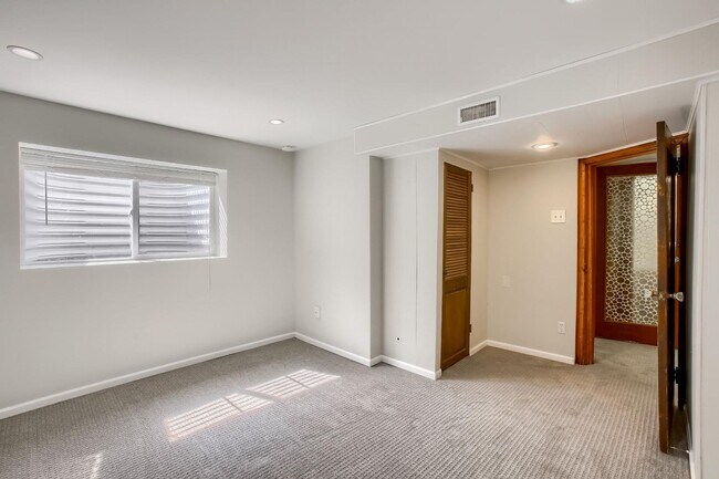 Building Photo - 3 Bedroom single family home in Denver