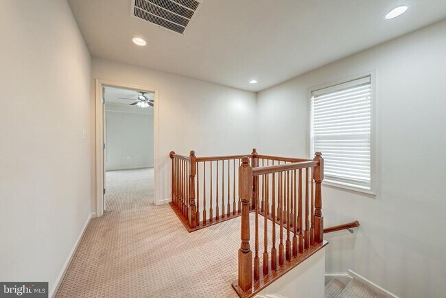 Building Photo - 42230 Castle Ridge Square