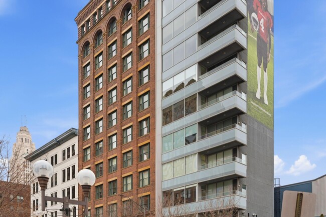 Building Photo - 145 N High St