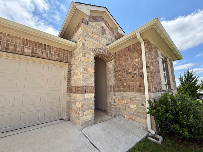 Building Photo - 904 Vogel Dr
