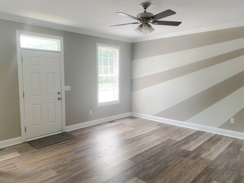 Building Photo - 1137 Unity Dr