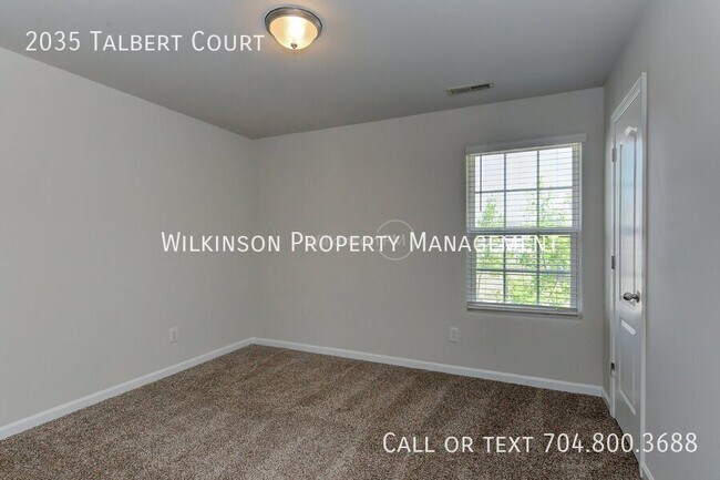 Building Photo - 2035 Talbert Ct