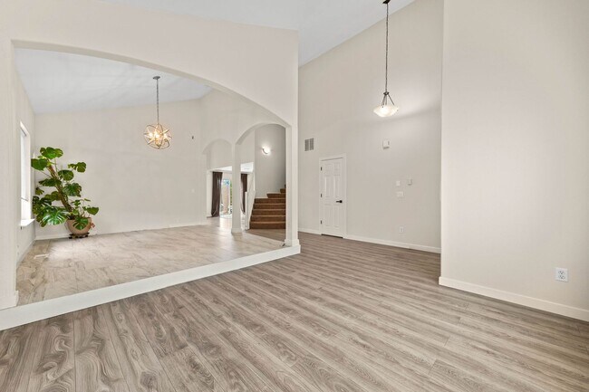 Building Photo - 16640 Rainier View Dr SE