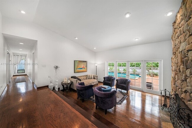 Building Photo - 10645 SW 89th Ct