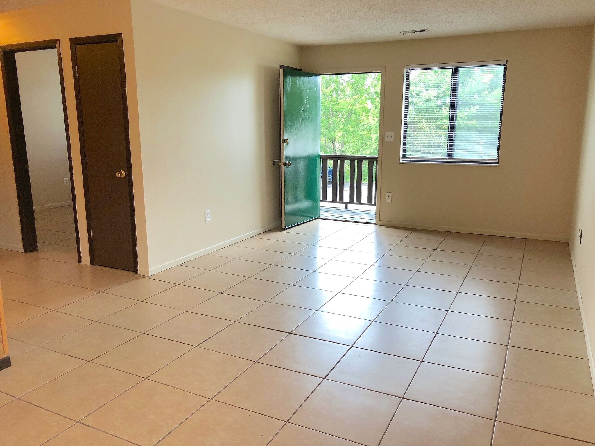 Building Photo - 501 State Hwy 47