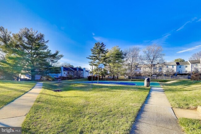 Building Photo - 8205 Whispering Oaks Way