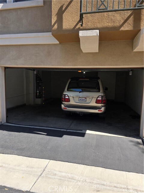 Building Photo - 2147 Cittadin Dr