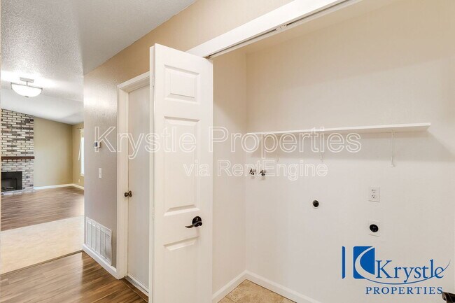 Building Photo - 225 Millbrook Way