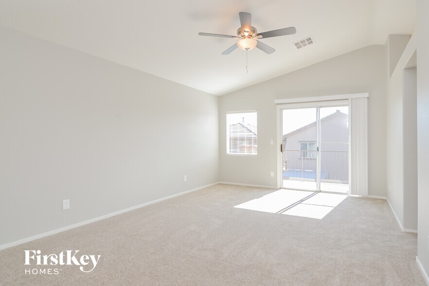 Building Photo - 4946 Copperlyn St