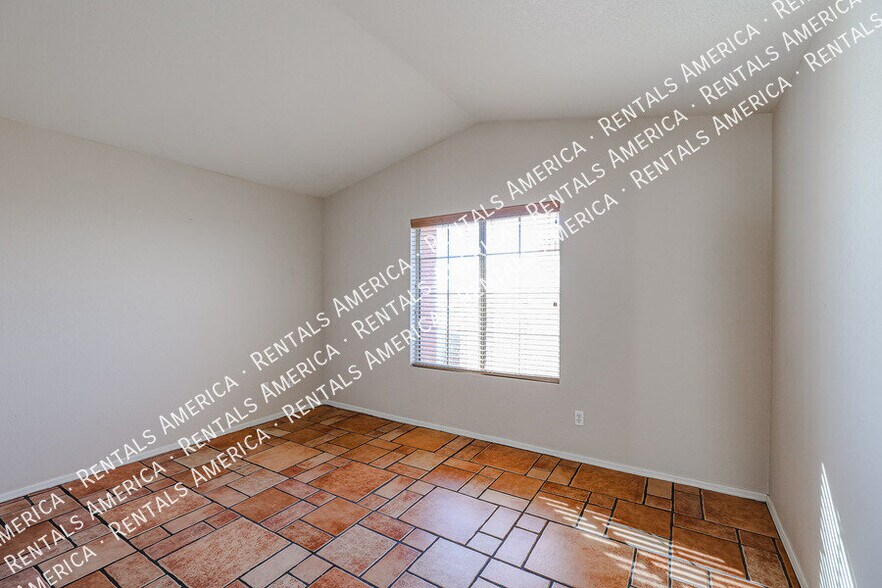 Building Photo - 5375 N 87th Ave
