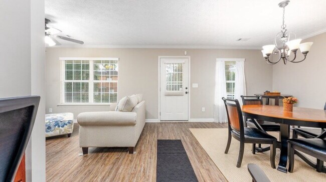 Building Photo - 3BR/2BA — Fenced Yard, Gated Parking, Lawn & Pest Included | Available 7/27