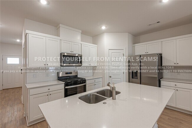 Building Photo - 712 Picard Ave