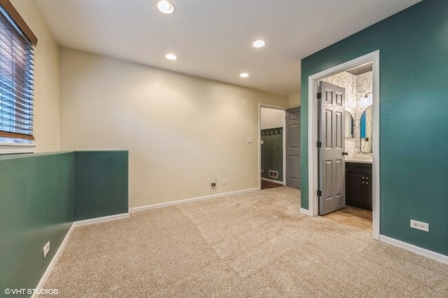 Building Photo - 1419 New Haven Dr