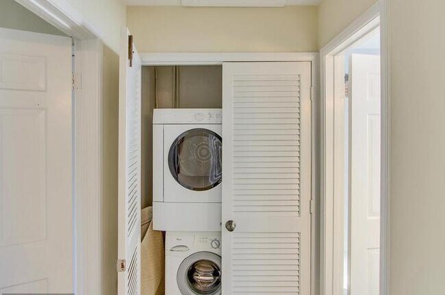 Building Photo - 3468 S Stafford St