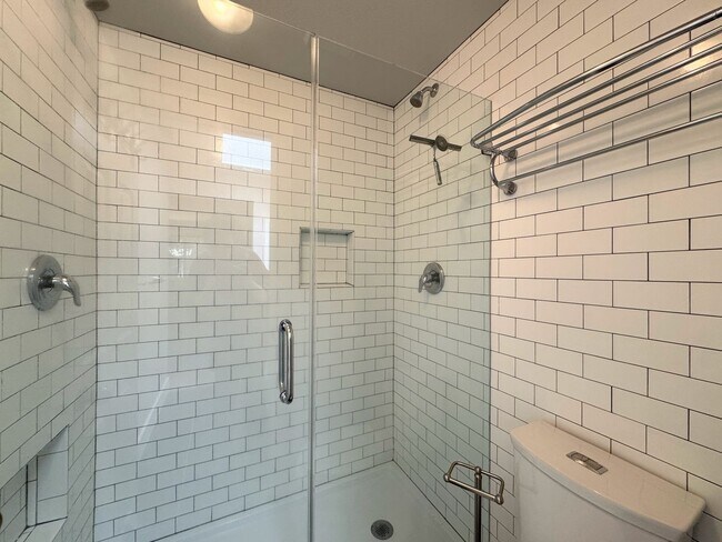 Building Photo - Charming 3-Bedroom Home in Desirable Gem H...
