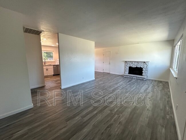 Building Photo - 2367 Pinturo Way