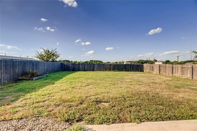 Building Photo - 2277 Green Meadows Ln