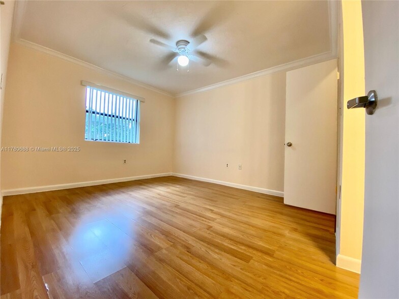 Building Photo - 10440 SW 156th Ct