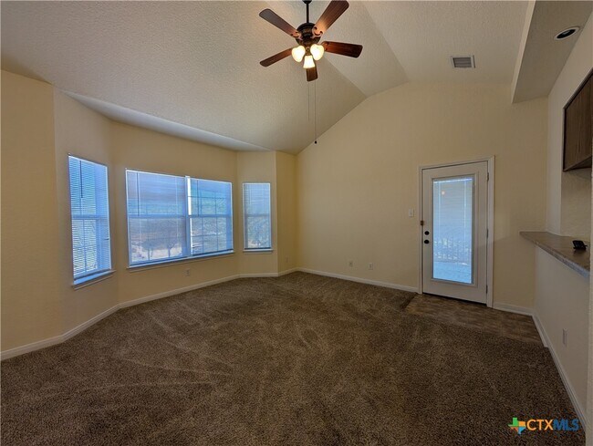 Building Photo - 1270 Hillcrest Dr