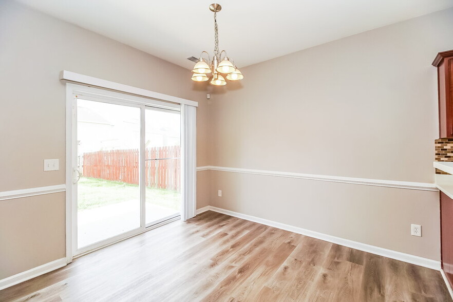 Building Photo - 4815 Sunburst Ln