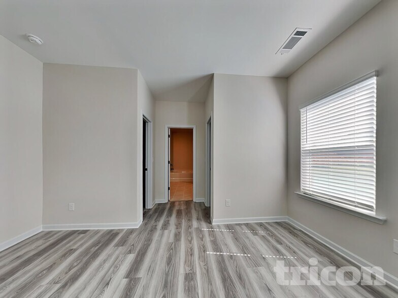 Building Photo - 3744 Saddle Bag Ct