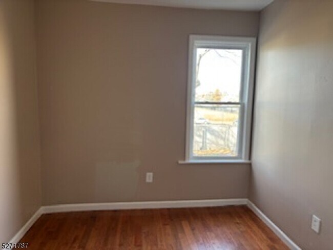 Building Photo - 159 S 11th St