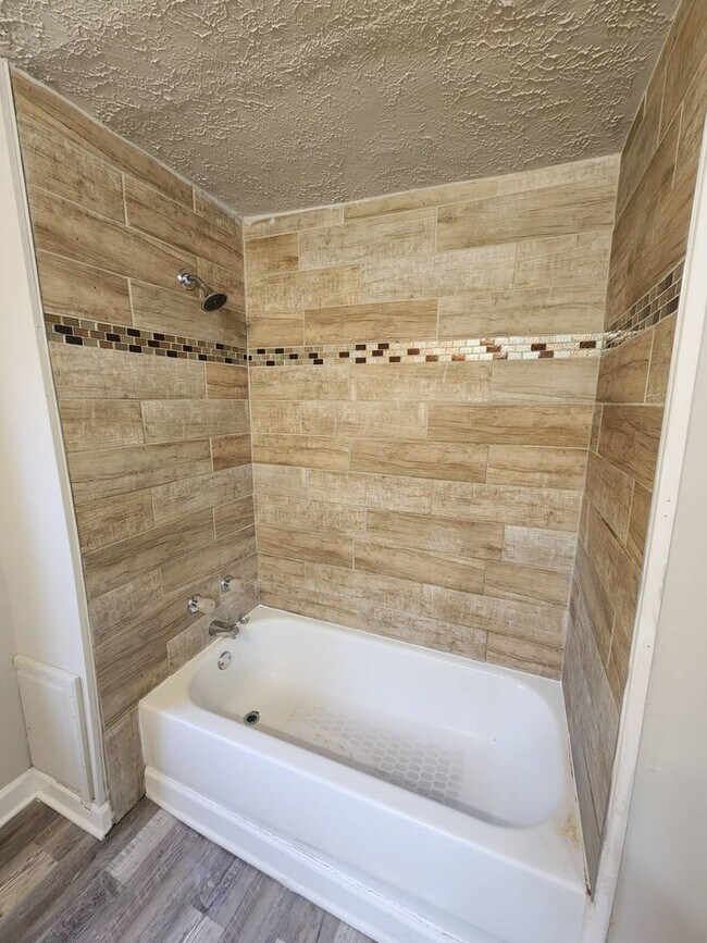 Building Photo - Beautiful 3-Bedroom Home for Rent – Perfect for Families!