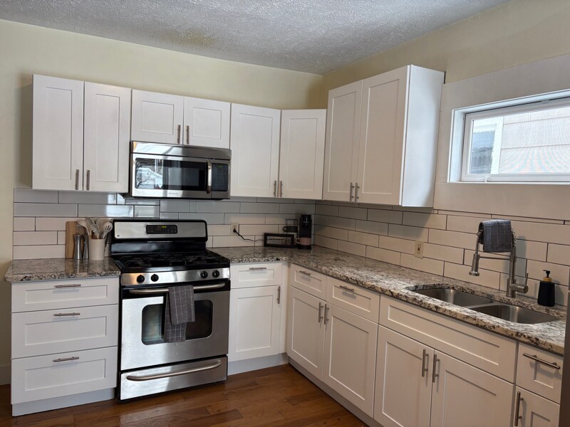 Building Photo - 846 Lafayette Ave NE