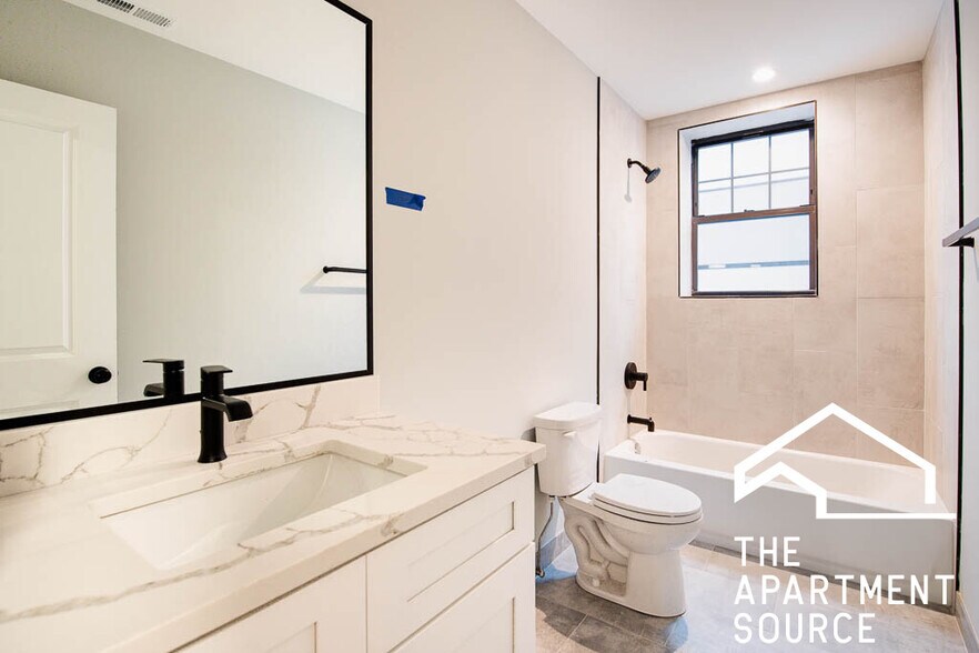 Building Photo - 4409 N Seeley Ave