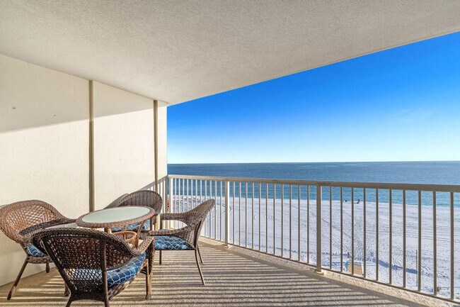 Building Photo - 561 E Beach Blvd