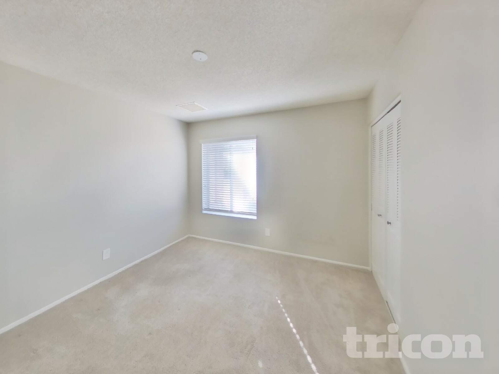 Building Photo - 10044 W Highland Ave