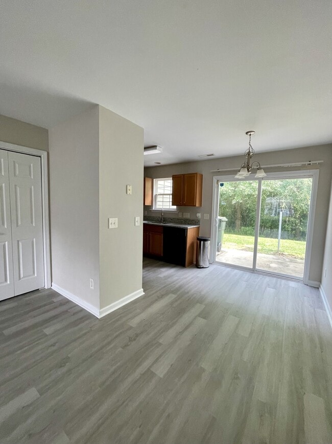 Building Photo - 7832 Averette Field Dr