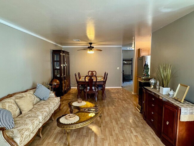 Building Photo - 2 Deer Ct Dr