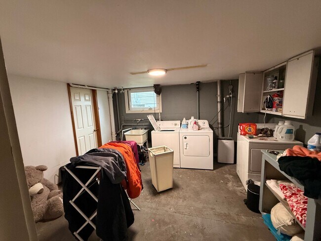 Building Photo - Beautiful home in York Neighborhood!