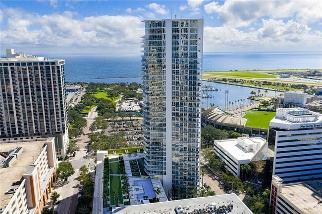 Building Photo - 175 1st St S