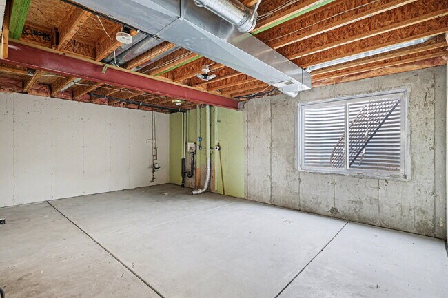 Building Photo - 12584 S Beaver Creek Way