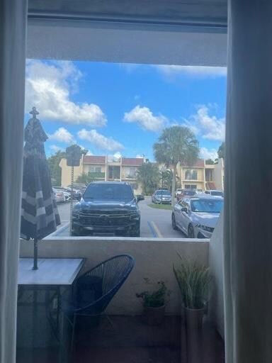 Building Photo - 13923 SW 90th Ave