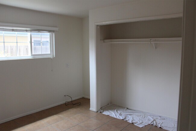 Building Photo - 6657 Sueno Rd