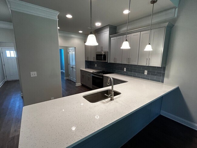 Building Photo - 1935 Preservation Cir