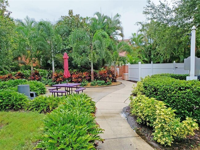 Building Photo - 4122 Central Sarasota Pkwy