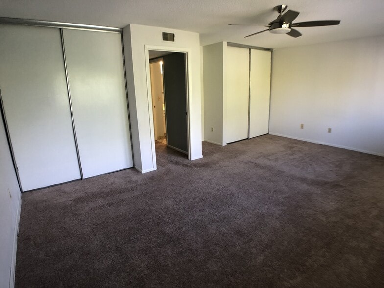 Building Photo - 3071 Zarthan Ave S