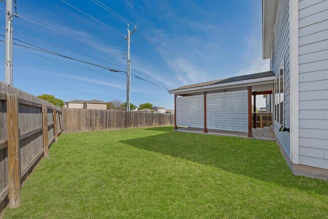 Building Photo - 9683 Shorebird Ln