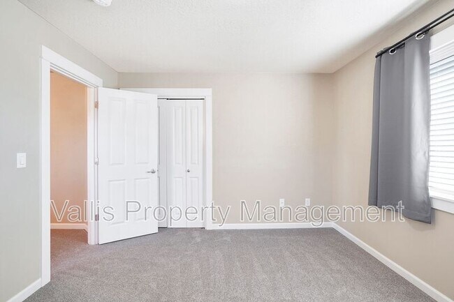 Building Photo - 5164 Andresen St SE