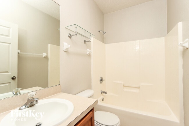 Building Photo - 946 Riviera Point Dr